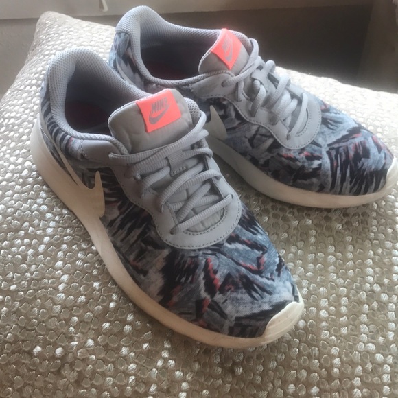 Nike Shoes - Nike women's Tanjun Sneaker multi colored pattern